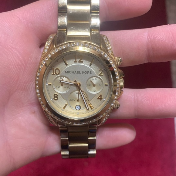 Michael Kors Gold watch - Picture 2 of 3